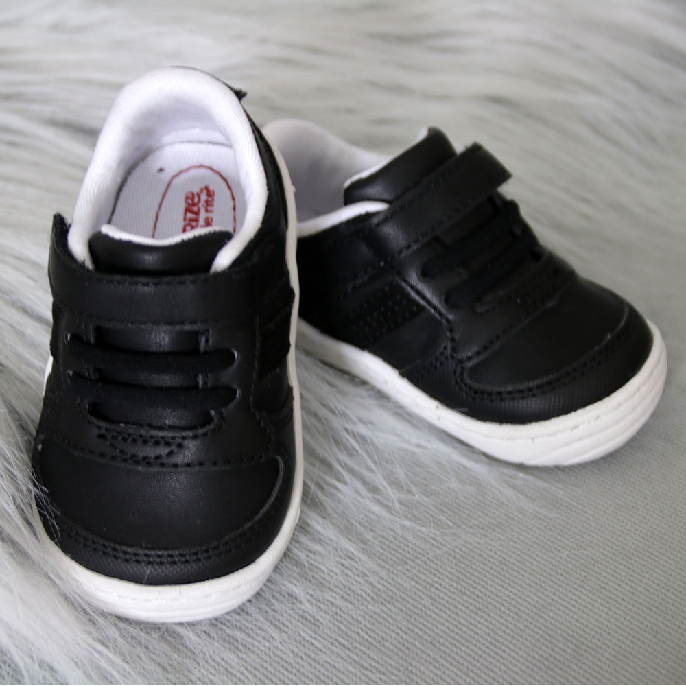 Surprise by Stride Rite black leather Alec walking shoes boys size 3
